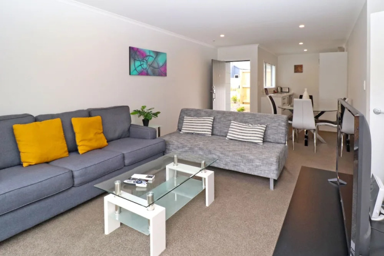 2 Brm Apartment 4 on Jones Crescent