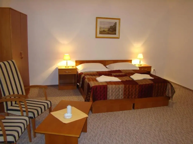 Economy room