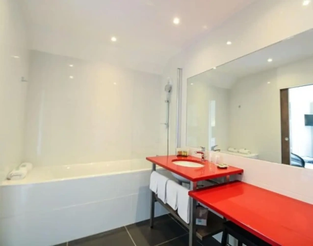 Deluxe Quadruple Suite