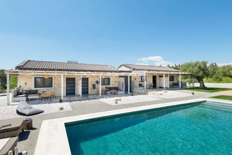 Deluxe Bungalow