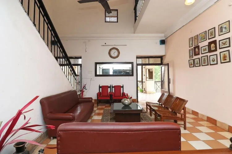 OYO 29826 Central Hotel