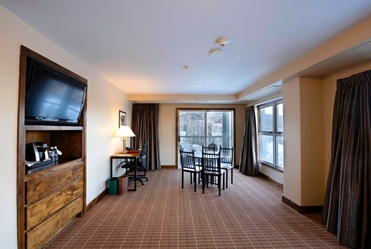 Double Suite with mountain view