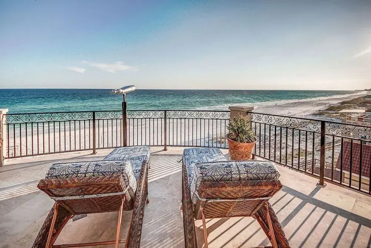 Palazzo Del Mar by RedAwning