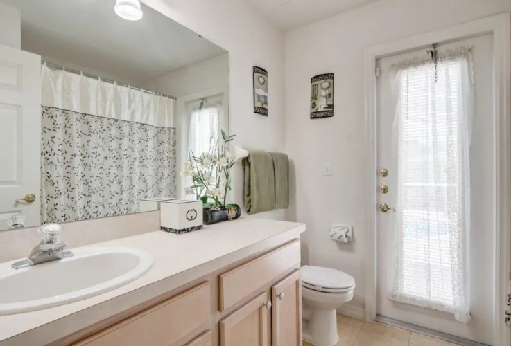 4 Bedrooms Cottage