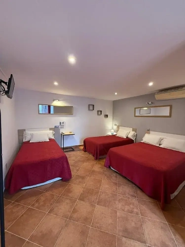 1 Bedroom Standard Quadruple Family room