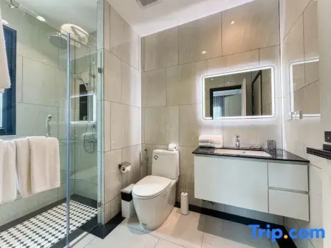 Luxury 2 bdr Title Legendary Bang Tao Pool View
