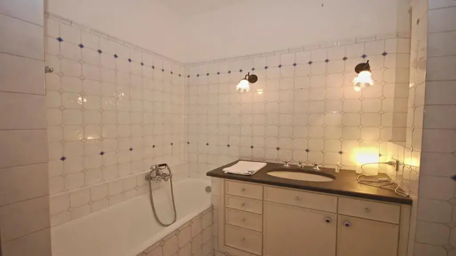 Colosseum Apartment