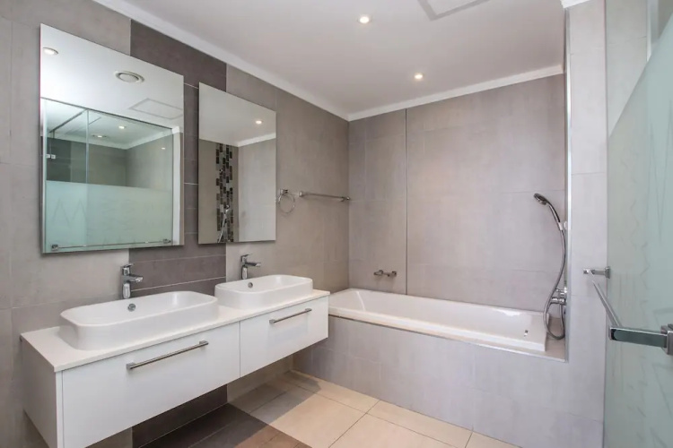 Sandton Smart Apartment Eleven