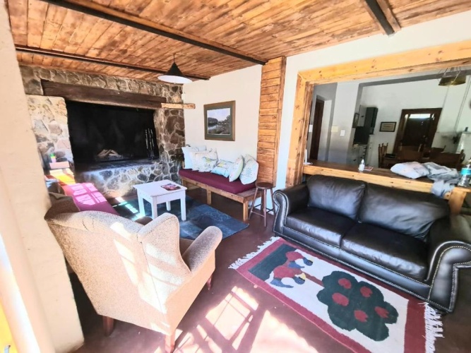 4 Bedrooms Cottage