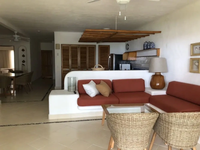 3 Bedrooms Villa beachfront