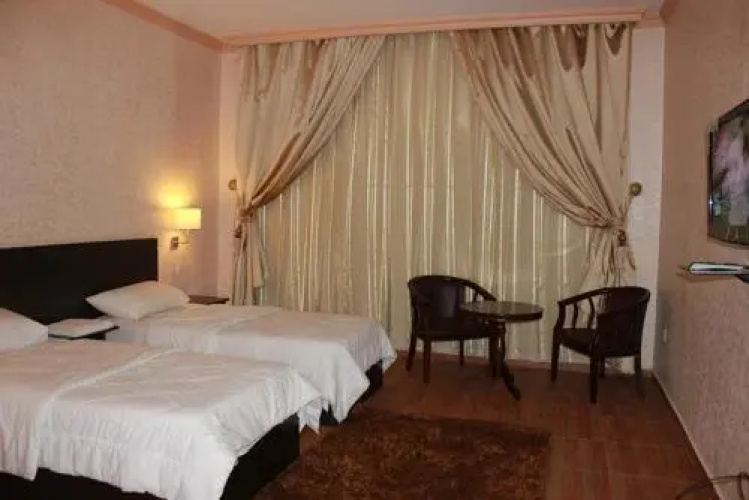 AL Bian Suites Hotel