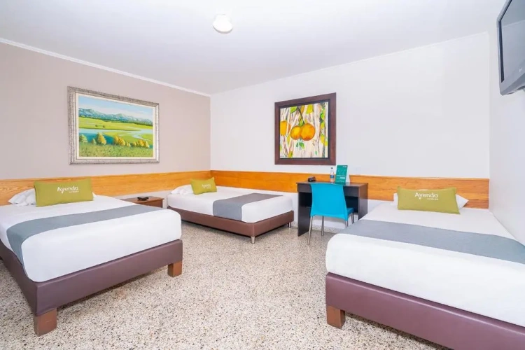 Standard Triple room