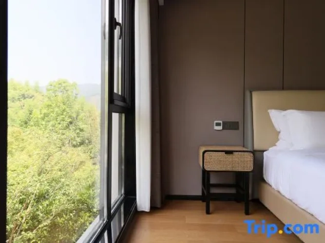 2 Bedrooms Villa