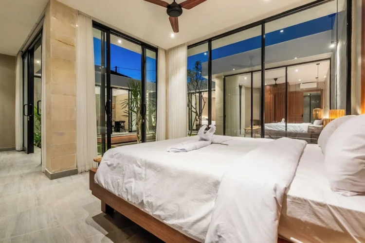 2 Bedrooms Villa
