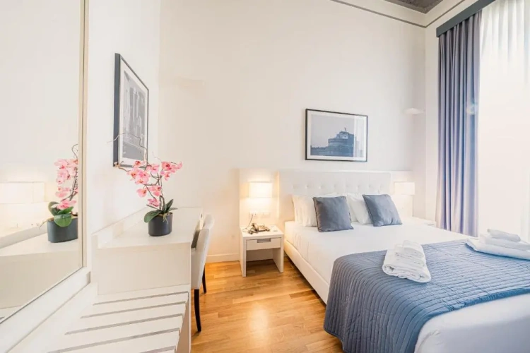 Standard Triple room with view