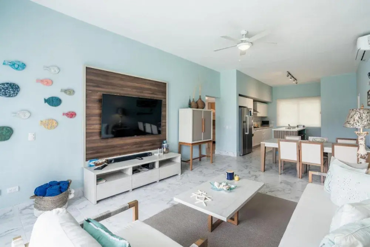 Two-bedroom apt With Pool View bbq in Lake View