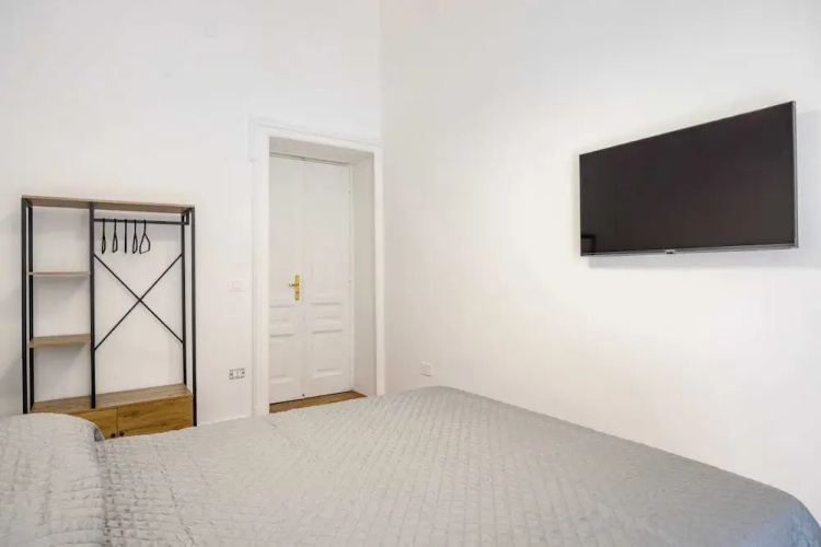 Thelos Apartment