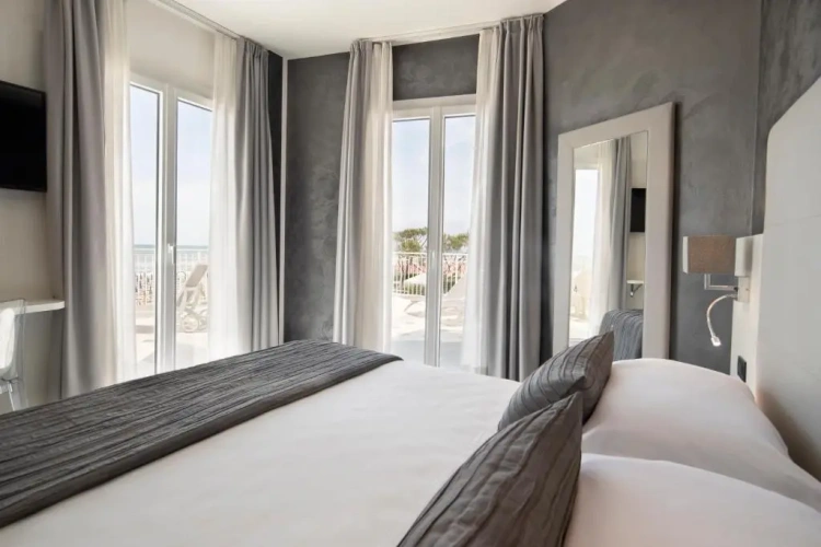 Standard Double room with sea view