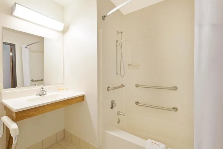 Days Inn Brunswick Bath Area