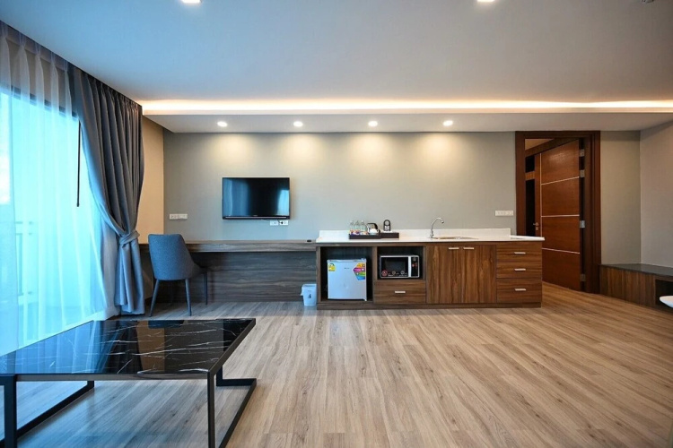 L2 Hotel