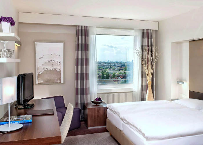 Estrel Hotel Berlin photo 8