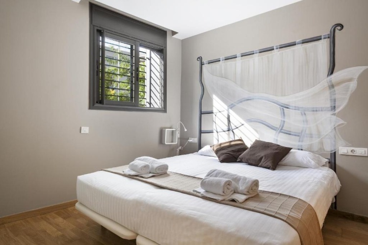 3 Bedrooms Apartment