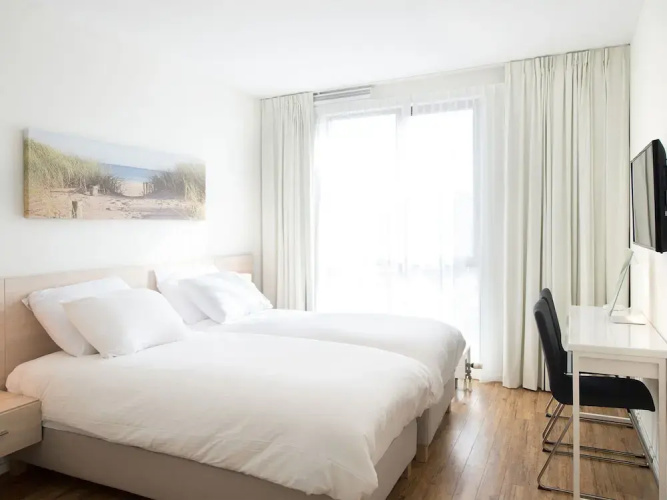 Two Room Apartment Overlooking the Harbor