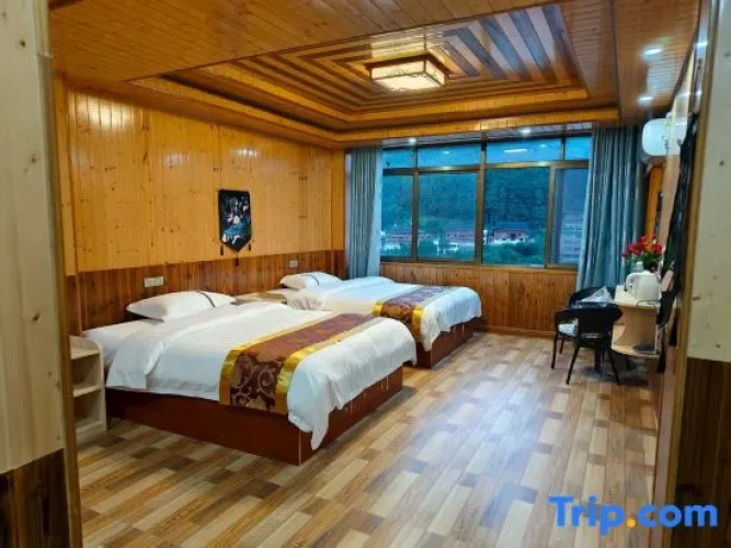 Standard Twin room with mountain view