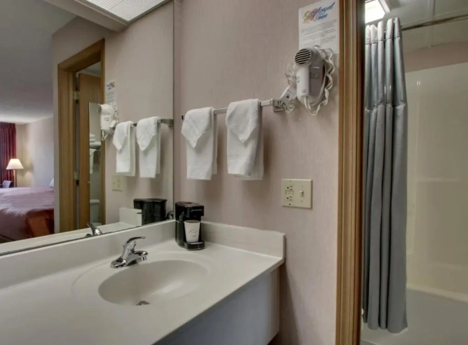 Superior Double Basement room