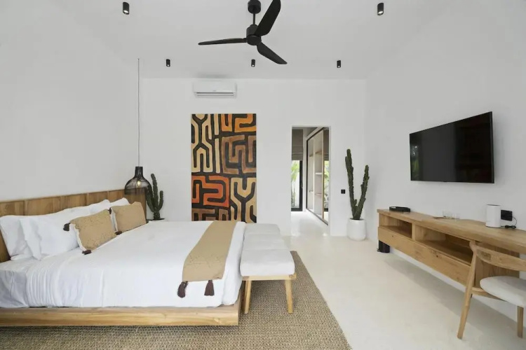 Marbella Villa by Betterplace