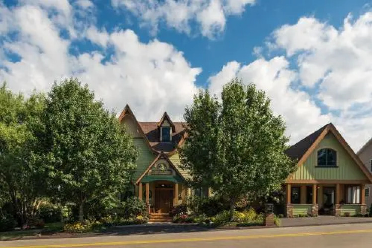 Hartzell House Bed and BreakfastOver view