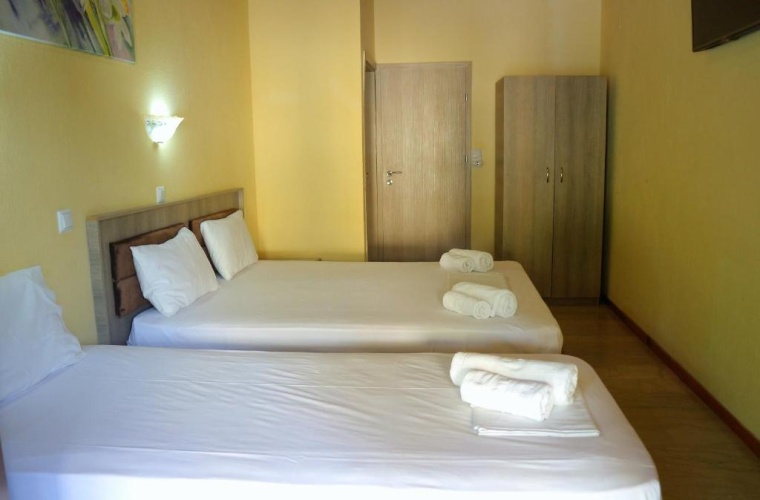 Economy Triple room
