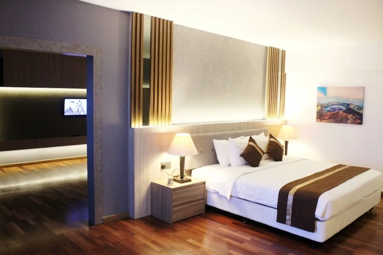 Executive Double Suite with balcony and with view