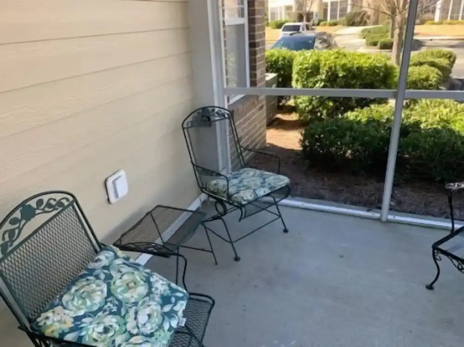 221-06 Woodlands Way