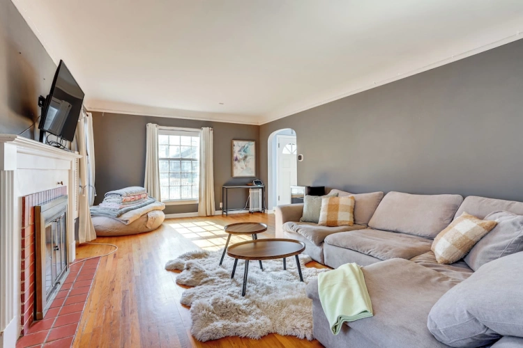 3 Bedrooms Cottage