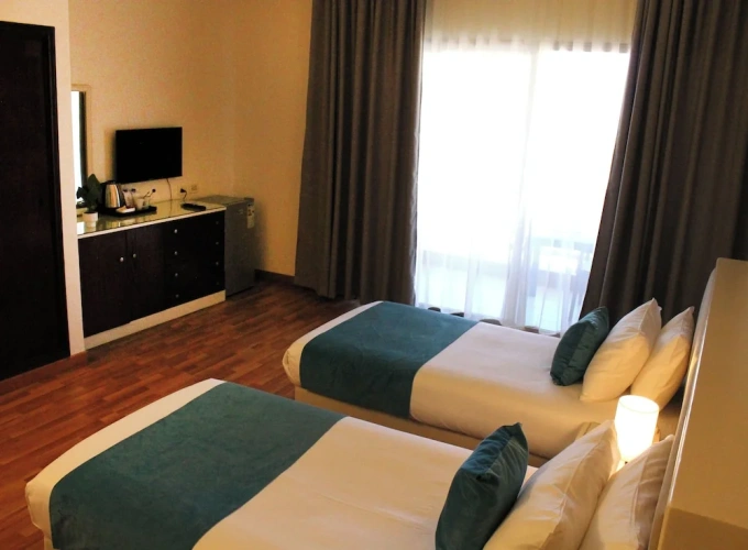 Standard Twin room with city view