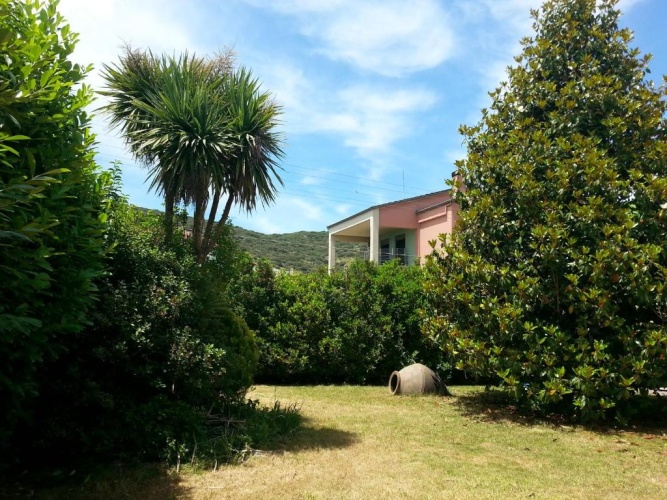 5 Bedrooms Villa with garden view
