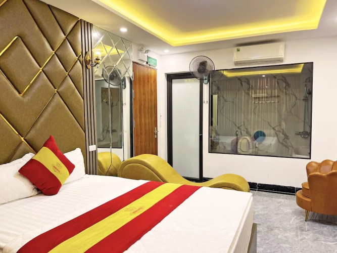Queen Hotel - Mo Lao