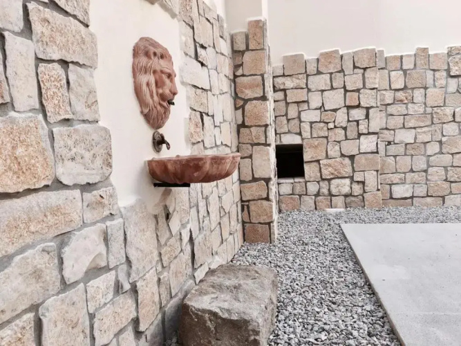Mandralisca Garden