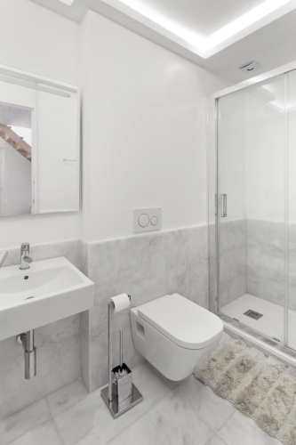 Room With Private Bathroom -Alcantara
