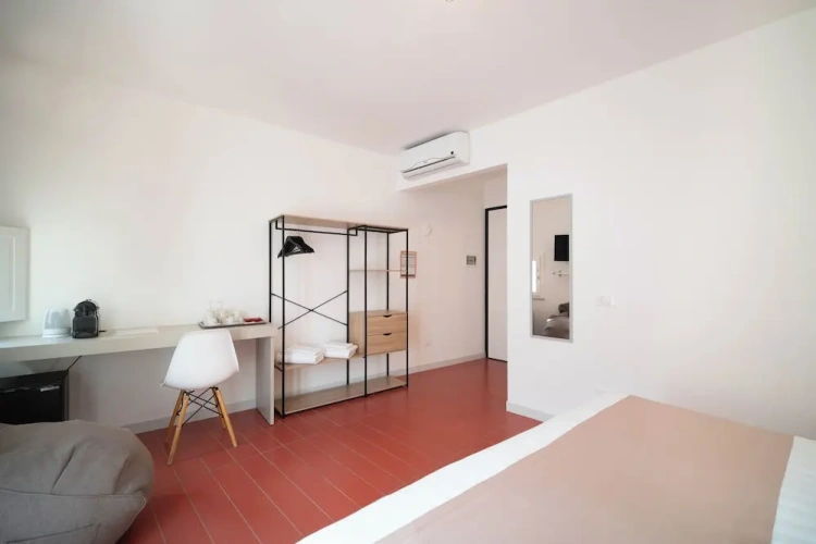 Standard Double room with city view