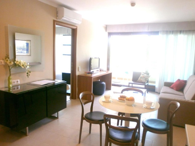 1 Bedroom Apartment