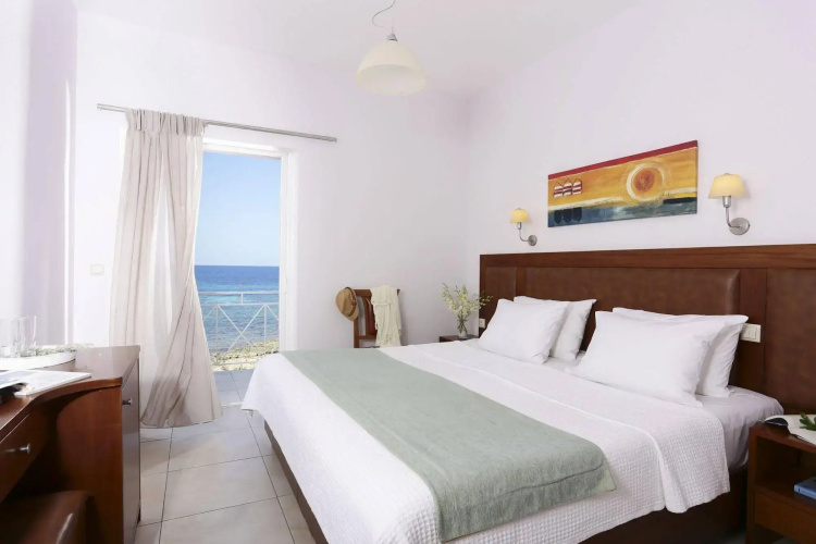 Artina Hotel