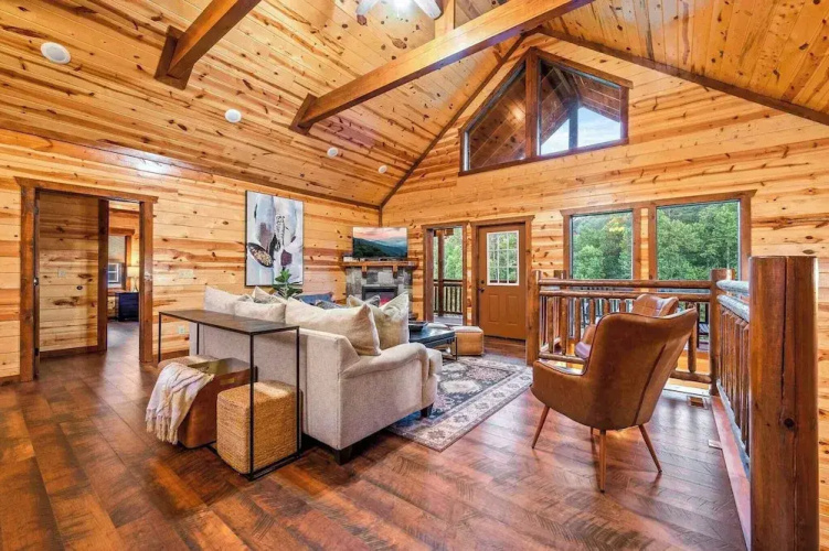 Smokeys Paradise by Avantstay Sleeps 22 + Pool