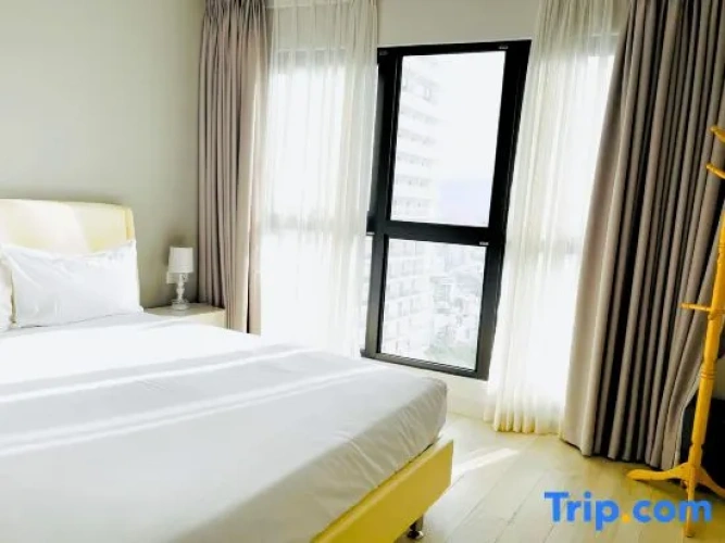 2 Bedrooms Apartment with partial sea view