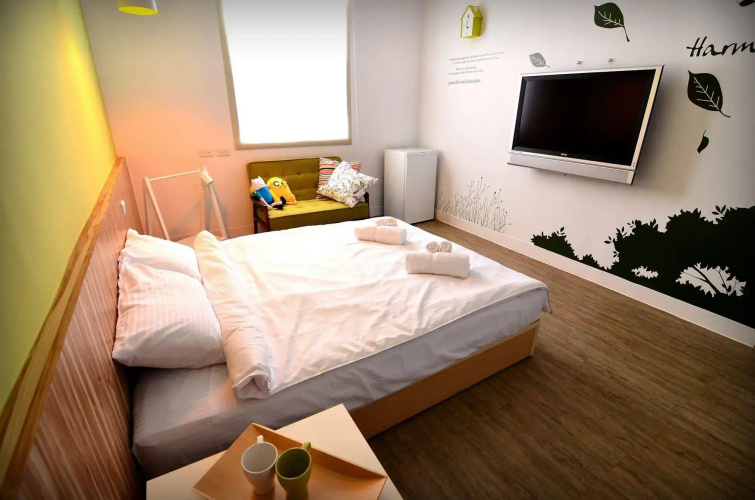 leaf hostel
