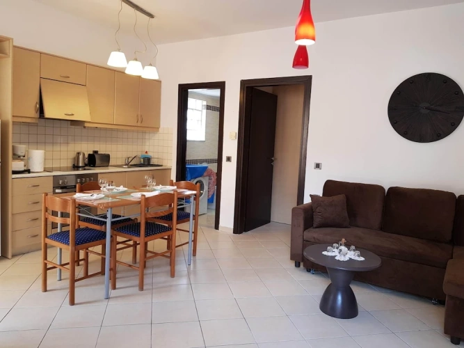 1 Bedroom Apartment with balcony