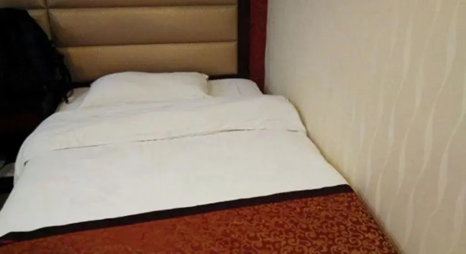 Cailong Express Inn