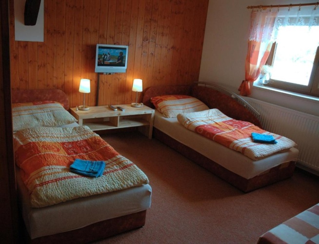 Standard Triple room