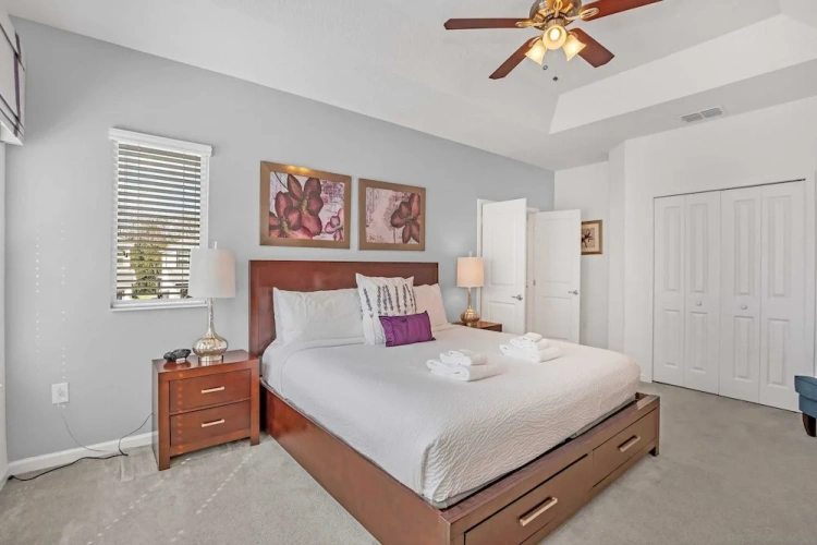 6 Bedrooms Bed in Dorm
